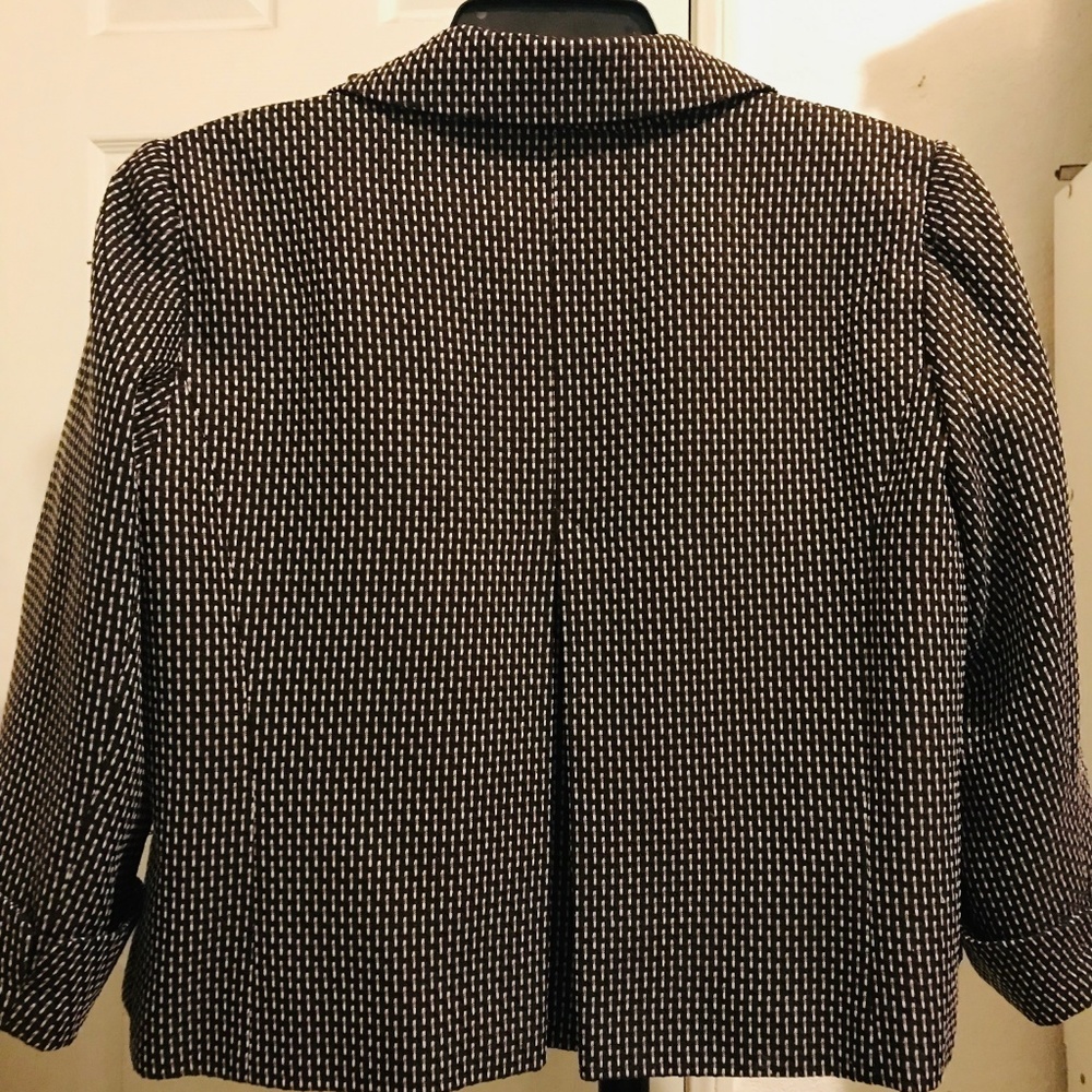Blazer - Picture 2 of 5